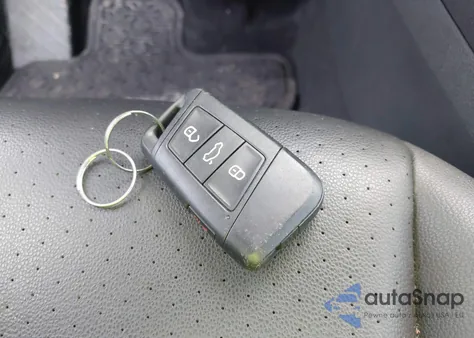 2019 Volkswagen Jetta 1.4T R-Line/1.4T S/1.4T Se z USA, uszkodzony, nr VIN 3VWC57BU0KM048277